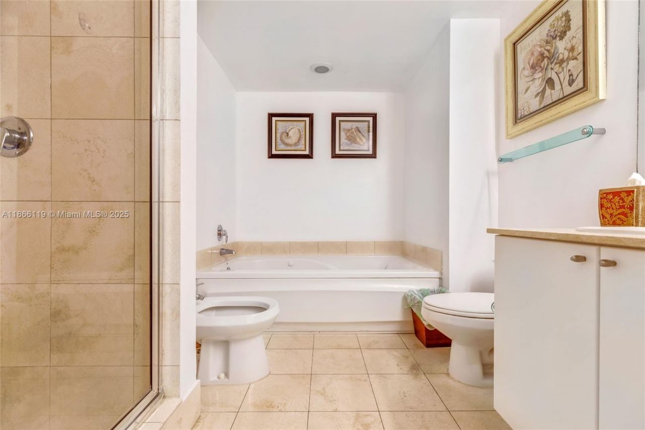 17375 Collins Ave, Unit 1005, Sunny Isles Beach, FL 33160 Photo