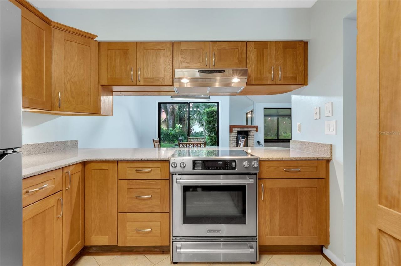 701 Clusterwood Drive, Yalaha, FL 34797 Photo