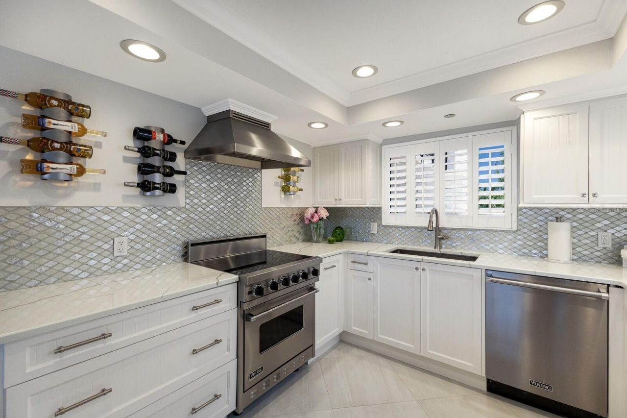 1445 Gulf Of Mexico Drive, Unit 304, Longboat Key, FL 34228 Photo