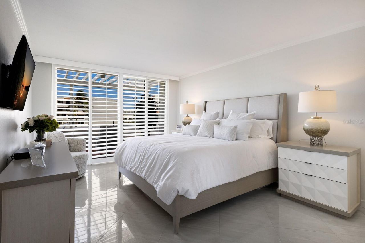 1445 Gulf Of Mexico Drive, Unit 304, Longboat Key, FL 34228 Photo