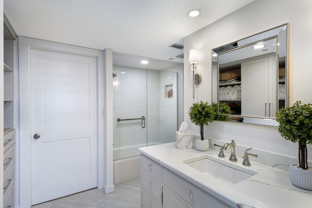 1445 Gulf Of Mexico Drive, Unit 304, Longboat Key, FL 34228 Photo