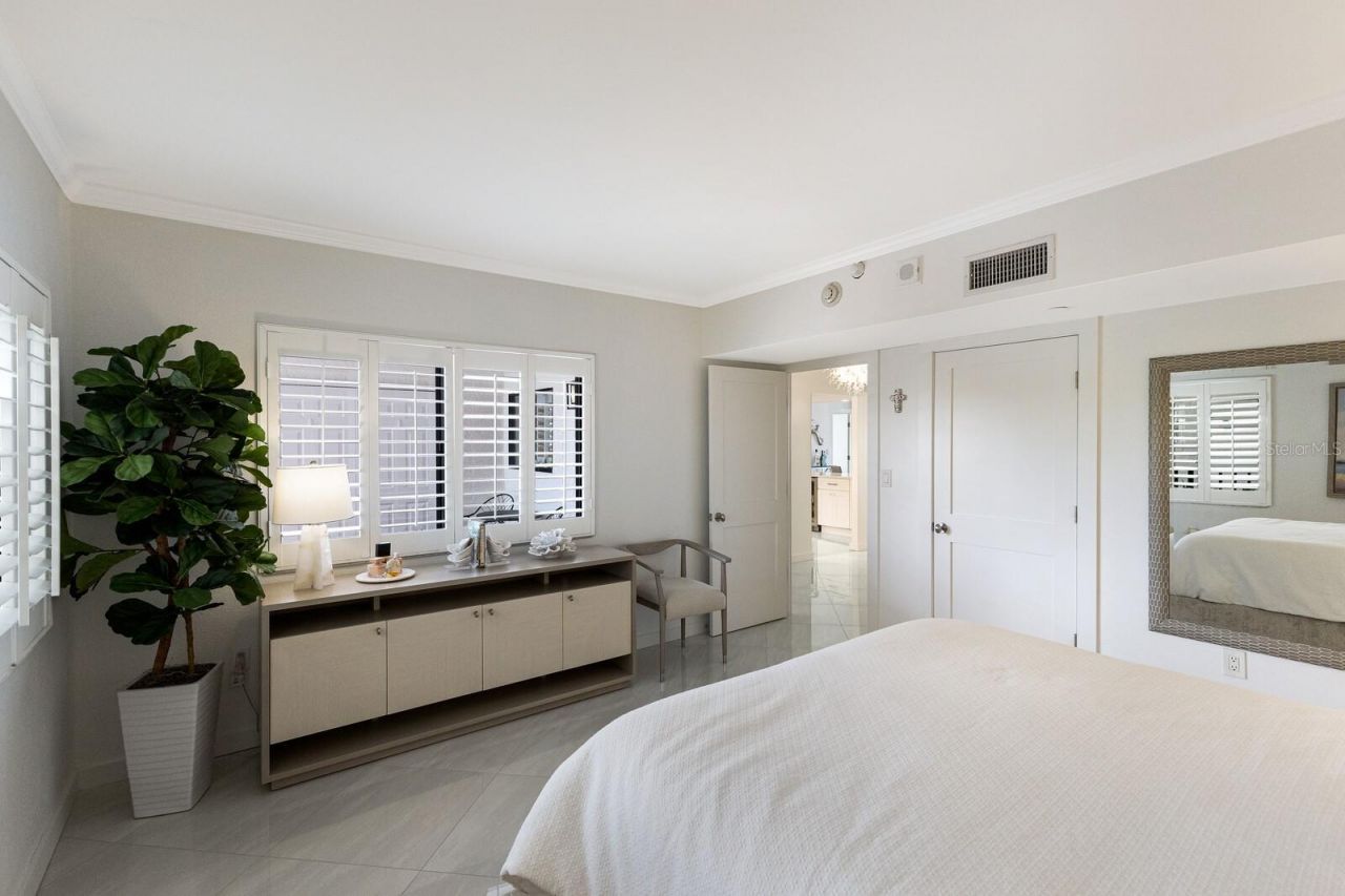 1445 Gulf Of Mexico Drive, Unit 304, Longboat Key, FL 34228 Photo