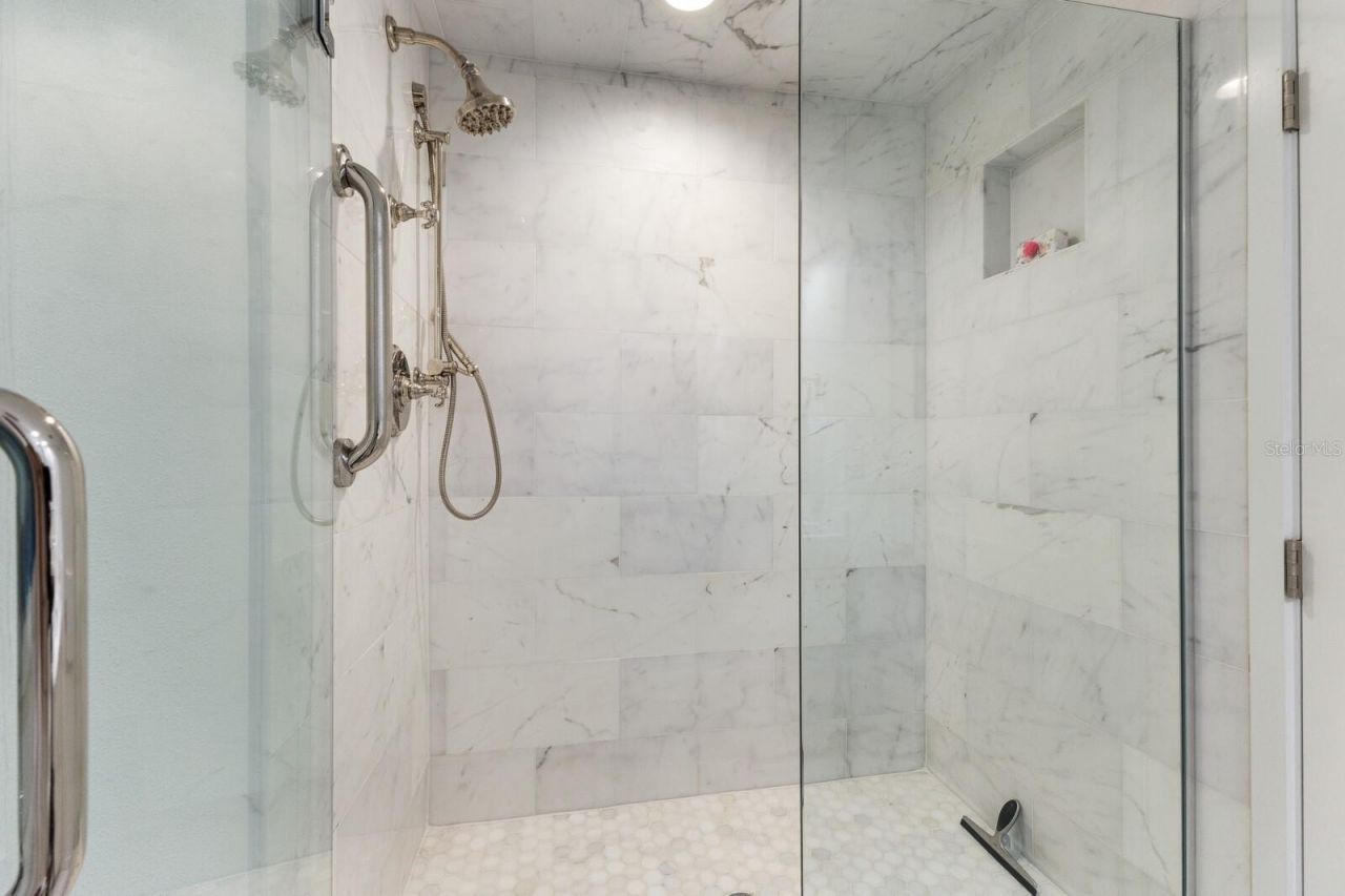 1445 Gulf Of Mexico Drive, Unit 304, Longboat Key, FL 34228 Photo