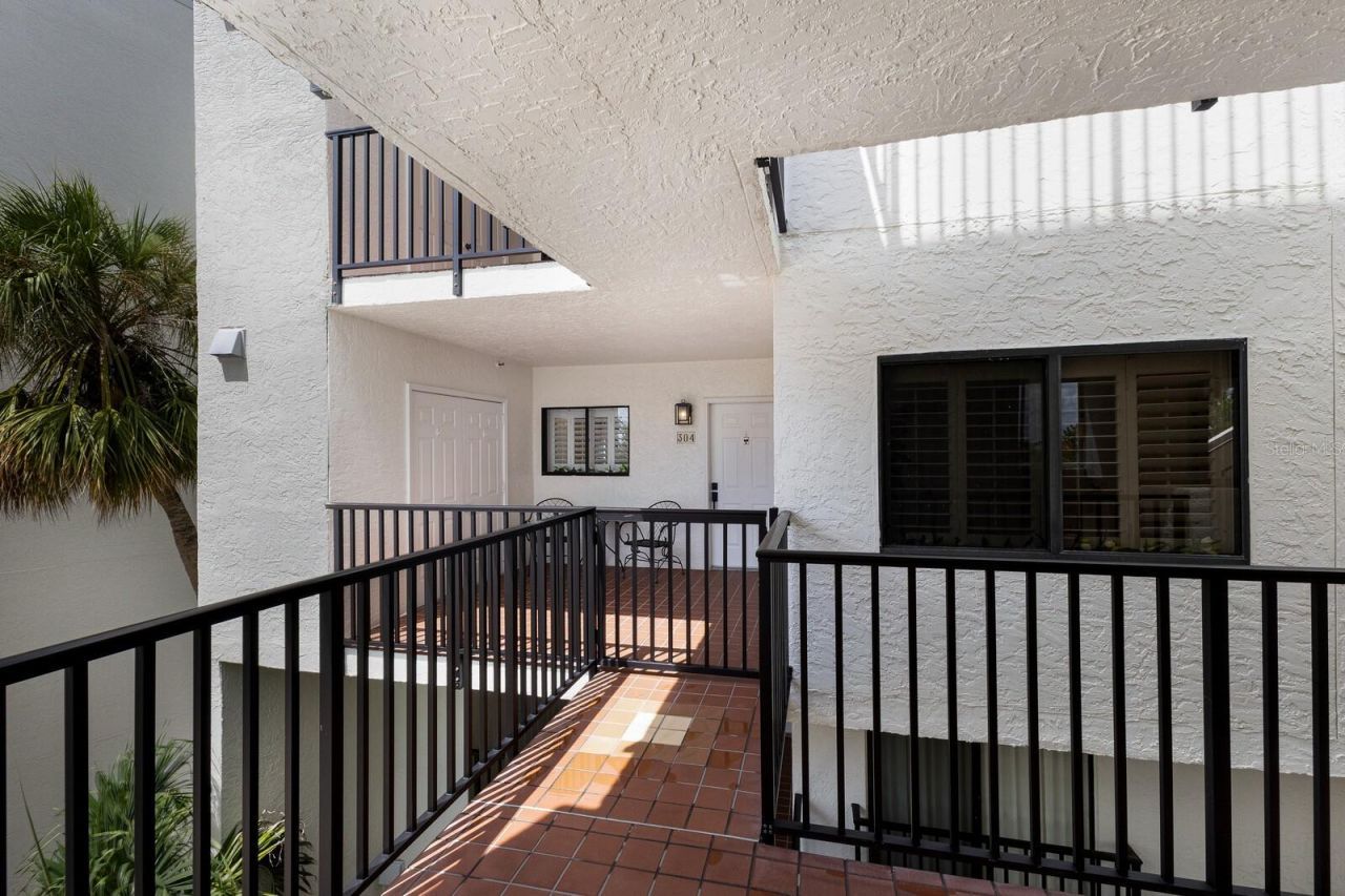 1445 Gulf Of Mexico Drive, Unit 304, Longboat Key, FL 34228 Photo