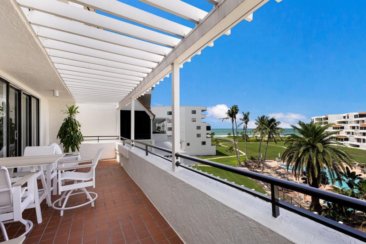 1445 Gulf Of Mexico Drive, Unit 304, Longboat Key, FL 34228 Photo
