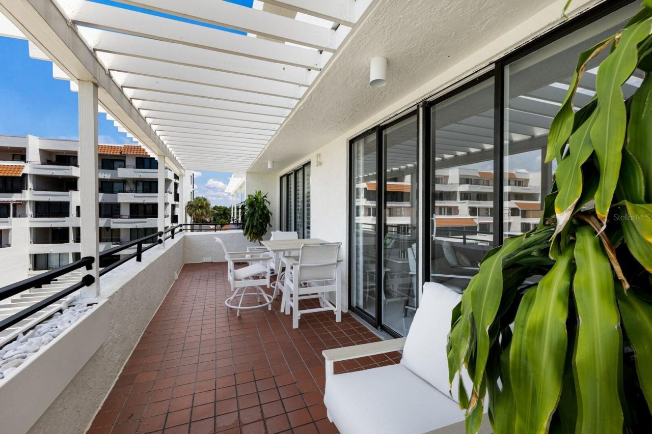 1445 Gulf Of Mexico Drive, Unit 304, Longboat Key, FL 34228 Photo