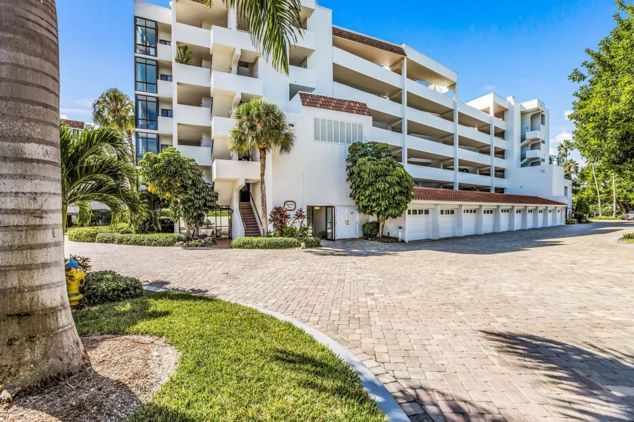 1445 Gulf Of Mexico Drive, Unit 304, Longboat Key, FL 34228 Photo