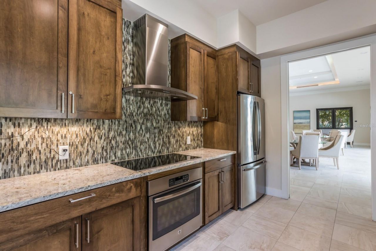 1445 Gulf Of Mexico Drive, Unit 304, Longboat Key, FL 34228 Photo