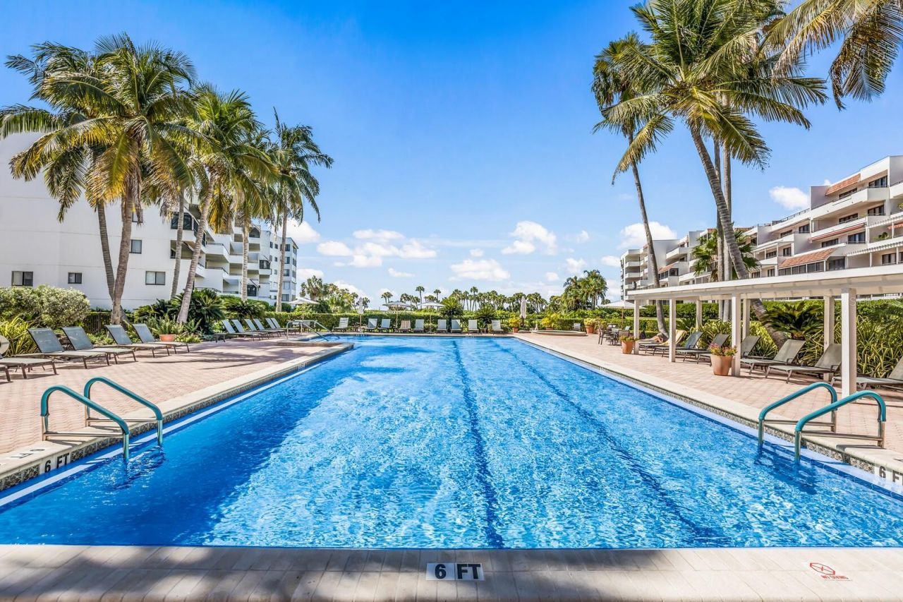 1445 Gulf Of Mexico Drive, Unit 304, Longboat Key, FL 34228 Photo