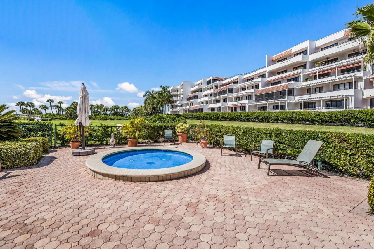 1445 Gulf Of Mexico Drive, Unit 304, Longboat Key, FL 34228 Photo
