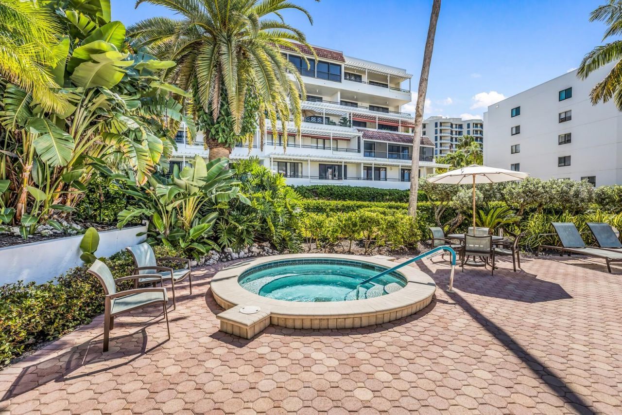 1445 Gulf Of Mexico Drive, Unit 304, Longboat Key, FL 34228 Photo