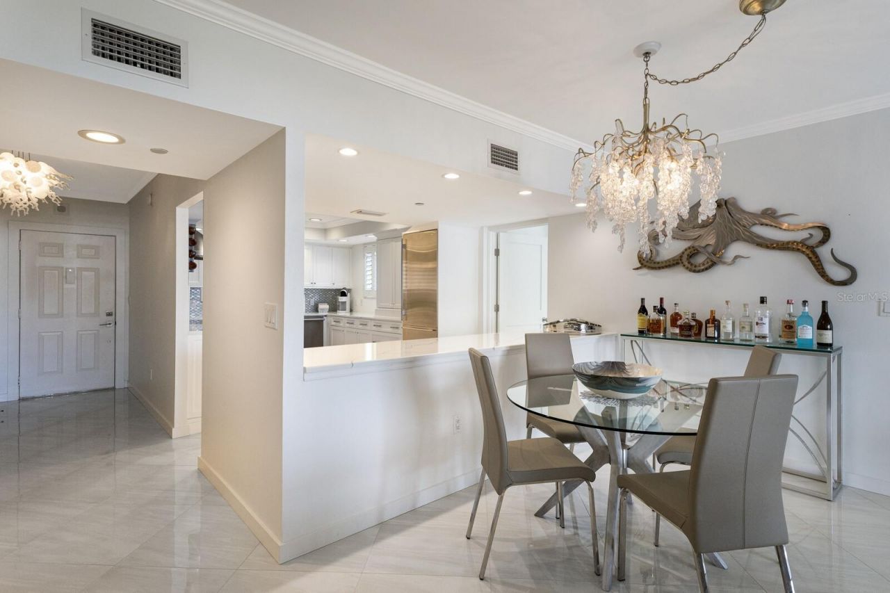 1445 Gulf Of Mexico Drive, Unit 304, Longboat Key, FL 34228 Photo