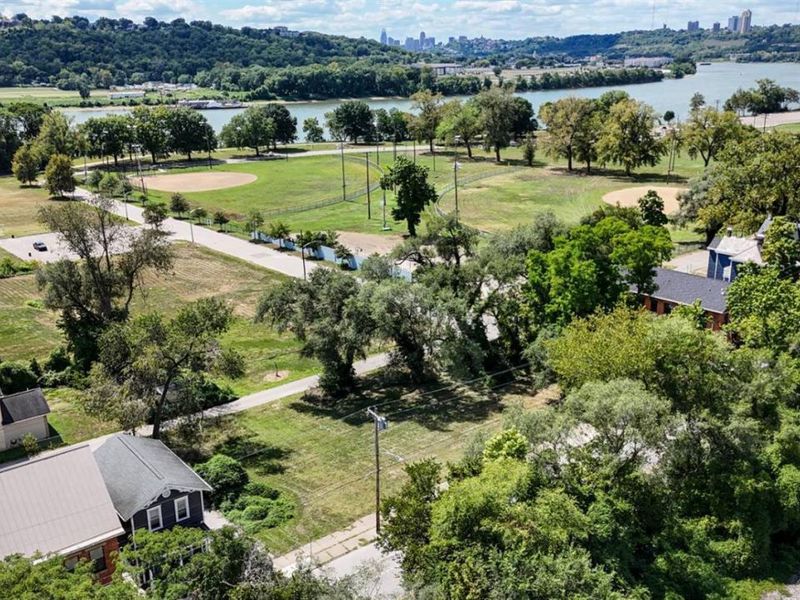 3219 Riverside Drive, Cincinnati, OH 45226 Photo 1