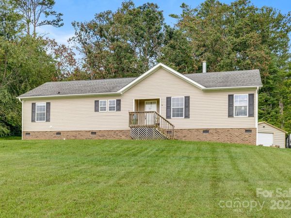 70 Old Bee Tree Road, Swannanoa, NC 28778