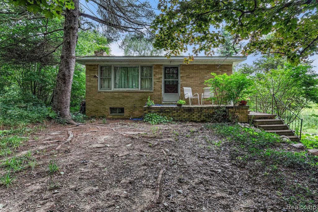 548 Munger Road, Holly Vlg, MI 48442 Main Photo