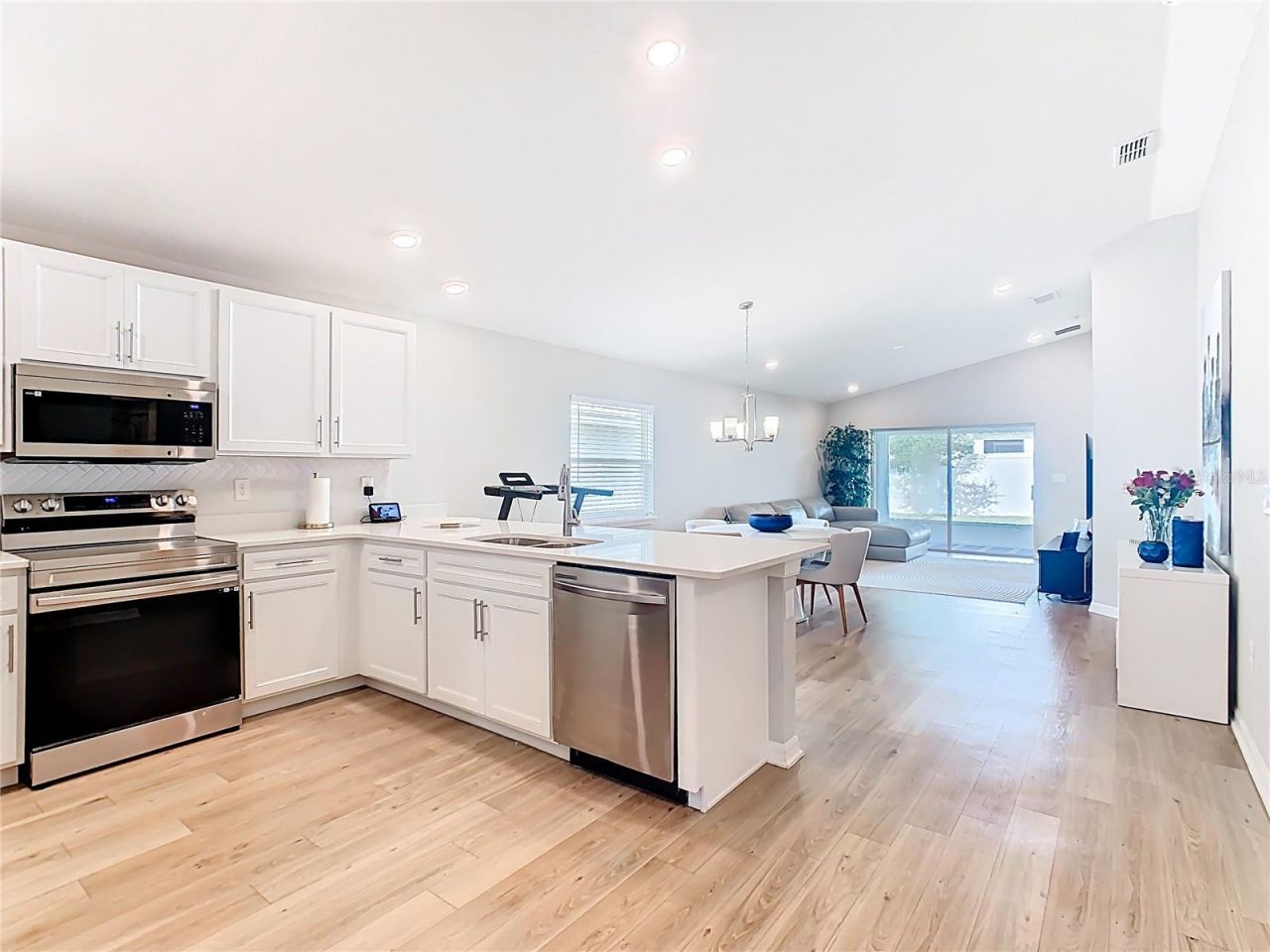 1060 Cascade Drive, Davenport, FL 33837 Photo