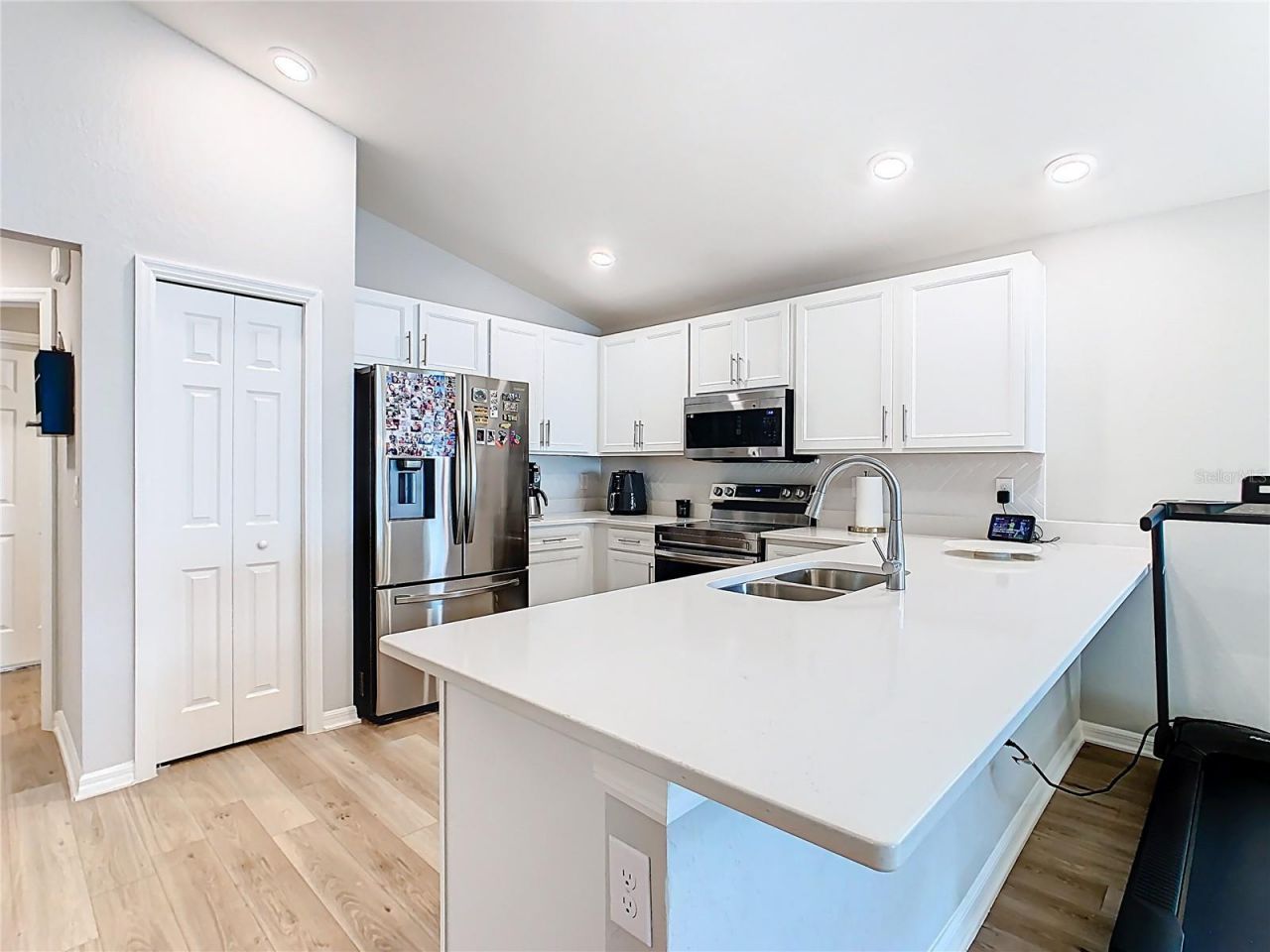 1060 Cascade Drive, Davenport, FL 33837 Photo