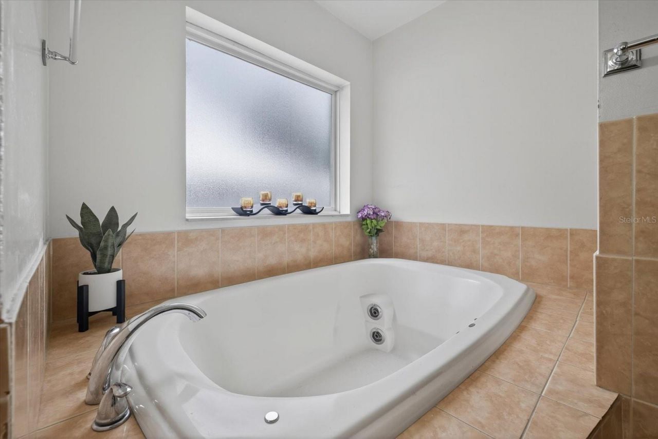 420 Lewis Boulevard Se, Saint Petersburg, FL 33705 Photo