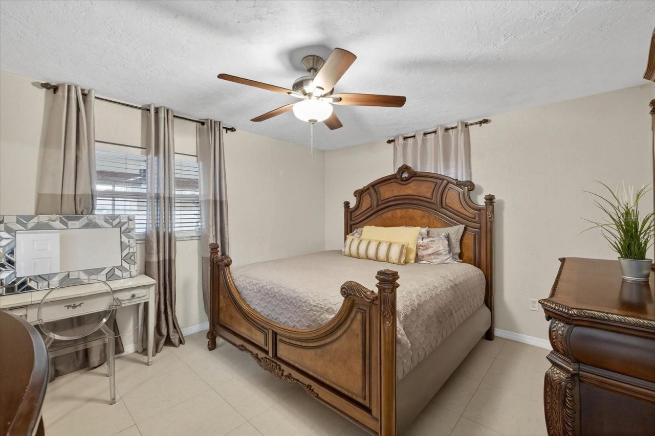 420 Lewis Boulevard Se, Saint Petersburg, FL 33705 Photo