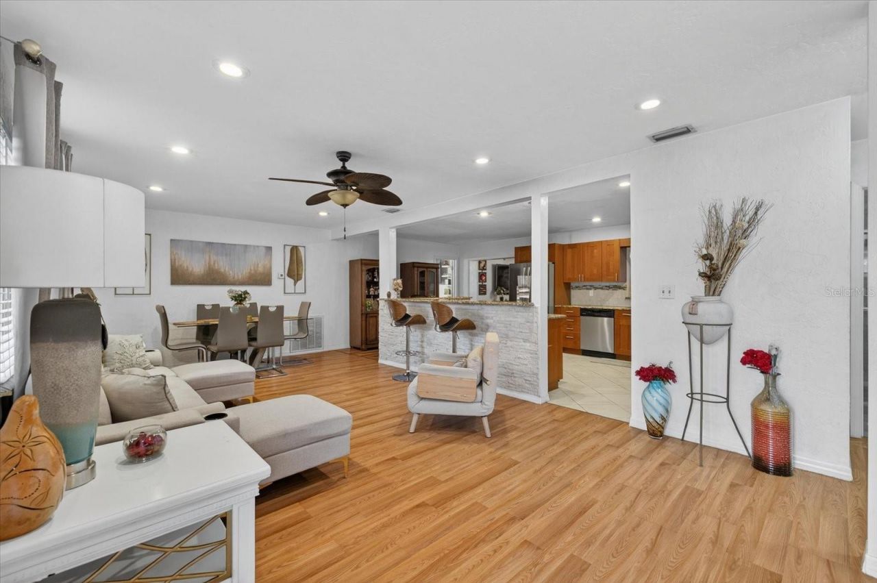 420 Lewis Boulevard Se, Saint Petersburg, FL 33705 Photo