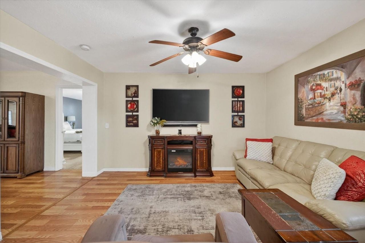 420 Lewis Boulevard Se, Saint Petersburg, FL 33705 Photo