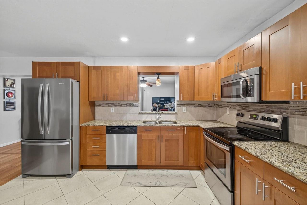 420 Lewis Boulevard Se, Saint Petersburg, FL 33705 Photo