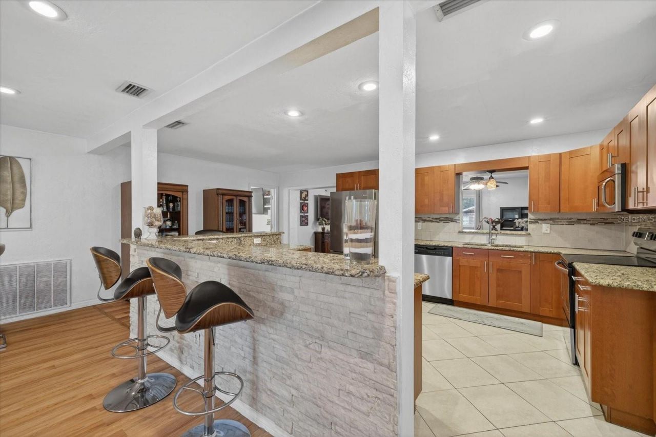 420 Lewis Boulevard Se, Saint Petersburg, FL 33705 Photo