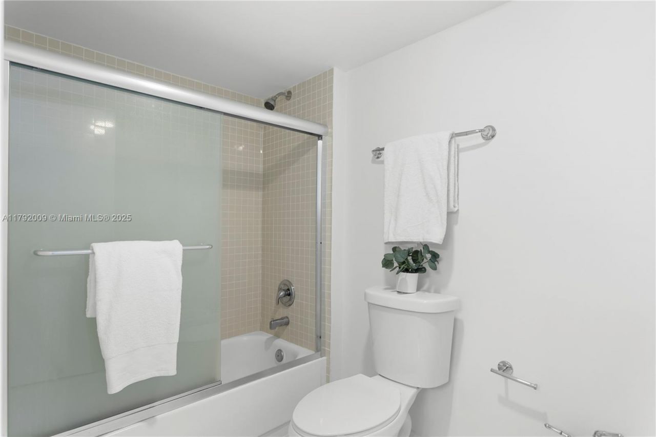 11 Island Ave, Unit 407, Miami Beach, FL 33139 Photo