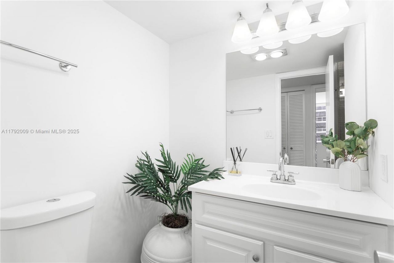 11 Island Ave, Unit 407, Miami Beach, FL 33139 Photo