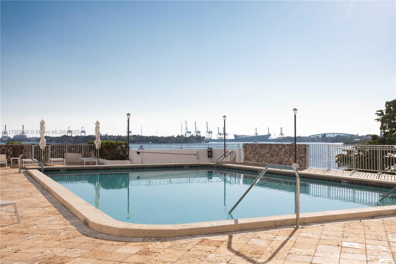 11 Island Ave, Unit 407, Miami Beach, FL 33139 Photo