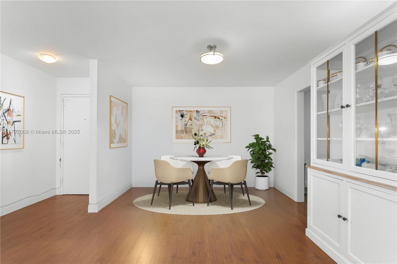 11 Island Ave, Unit 407, Miami Beach, FL 33139 Photo