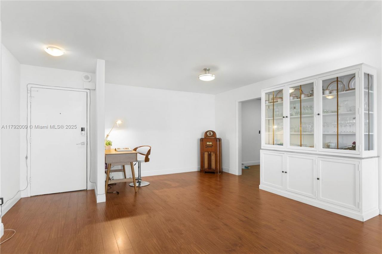 11 Island Ave, Unit 407, Miami Beach, FL 33139 Photo