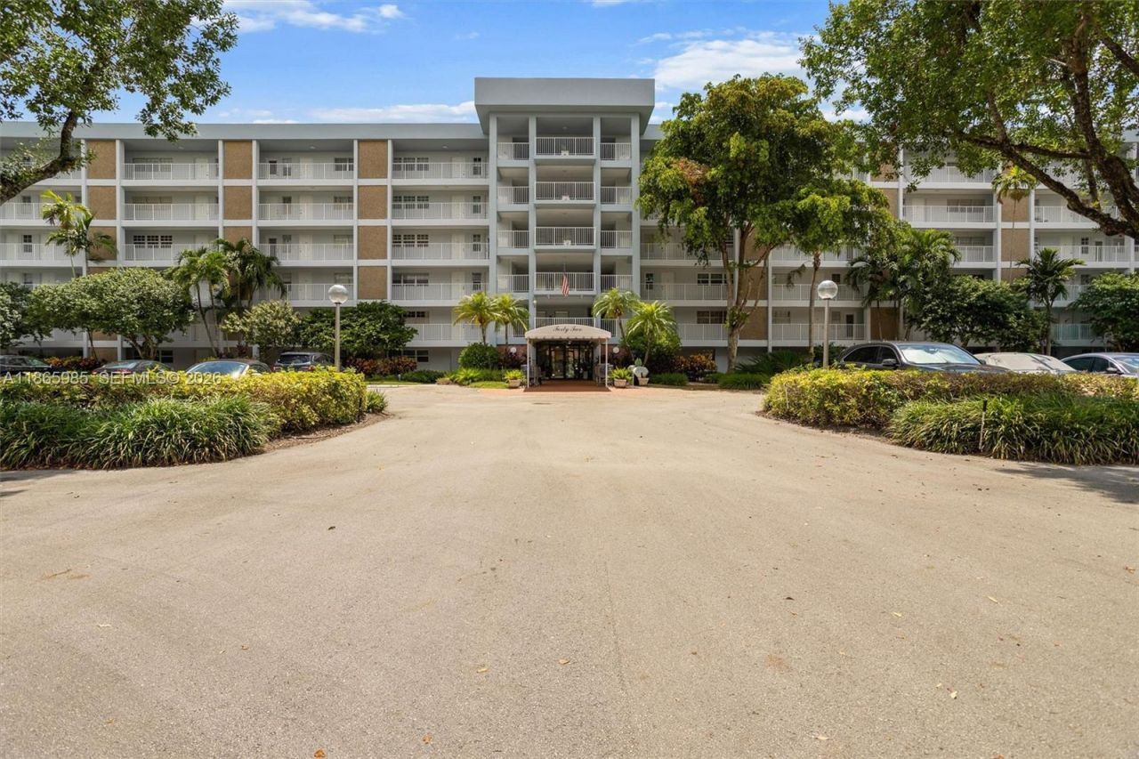 3150 N Course Ln, Unit 402, Pompano Beach, FL 33069 Photo