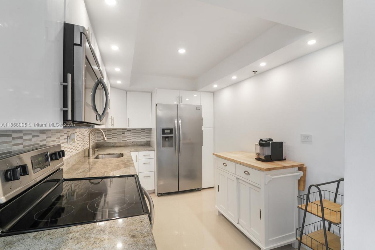 20355 NE 34th Ct, Unit 525, Aventura, FL 33180 Photo