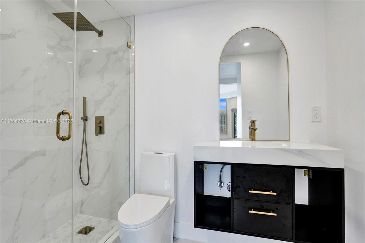 1985 S Ocean Dr, Unit PHK, Hallandale Beach, FL 33009 Photo