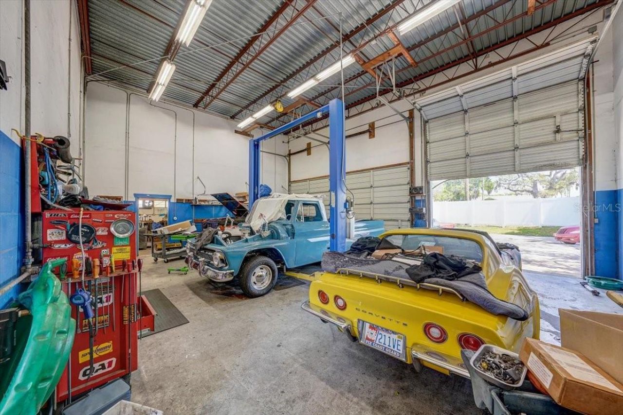 1010 Alt 19, Palm Harbor, FL 34683 Photo