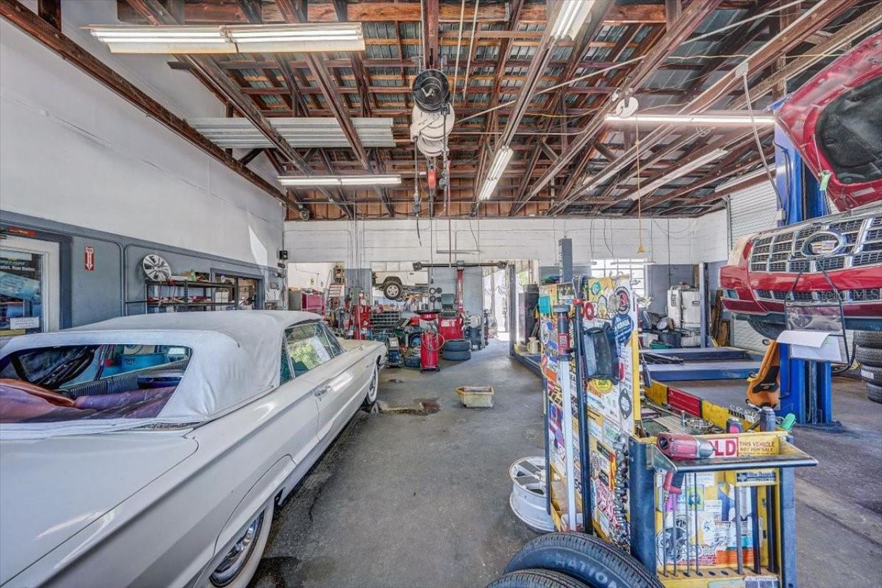 1010 Alt 19, Palm Harbor, FL 34683 Photo