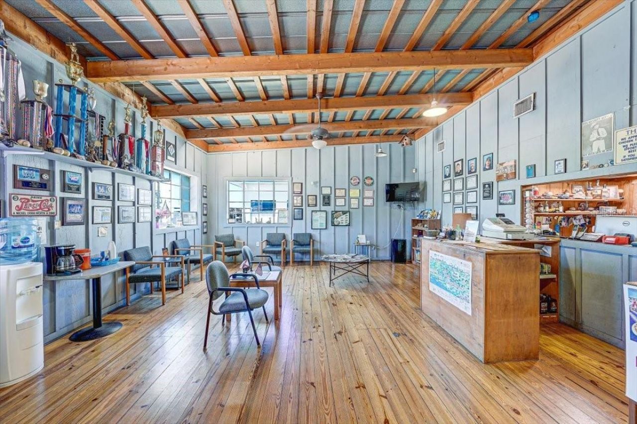 1010 Alt 19, Palm Harbor, FL 34683 Photo