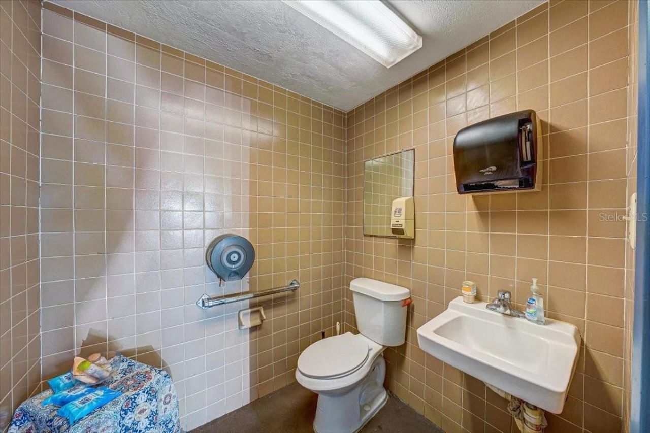 1010 Alt 19, Palm Harbor, FL 34683 Photo