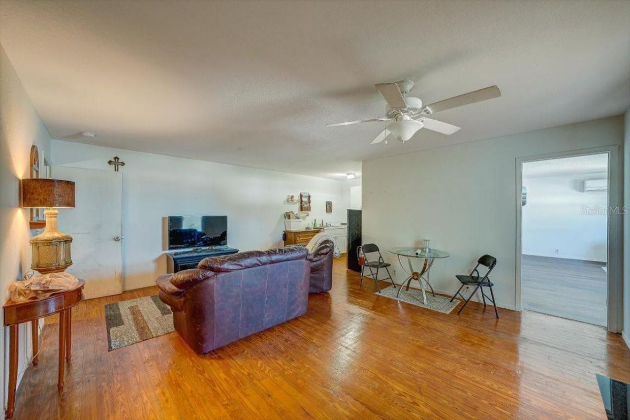 1010 Alt 19, Palm Harbor, FL 34683 Photo