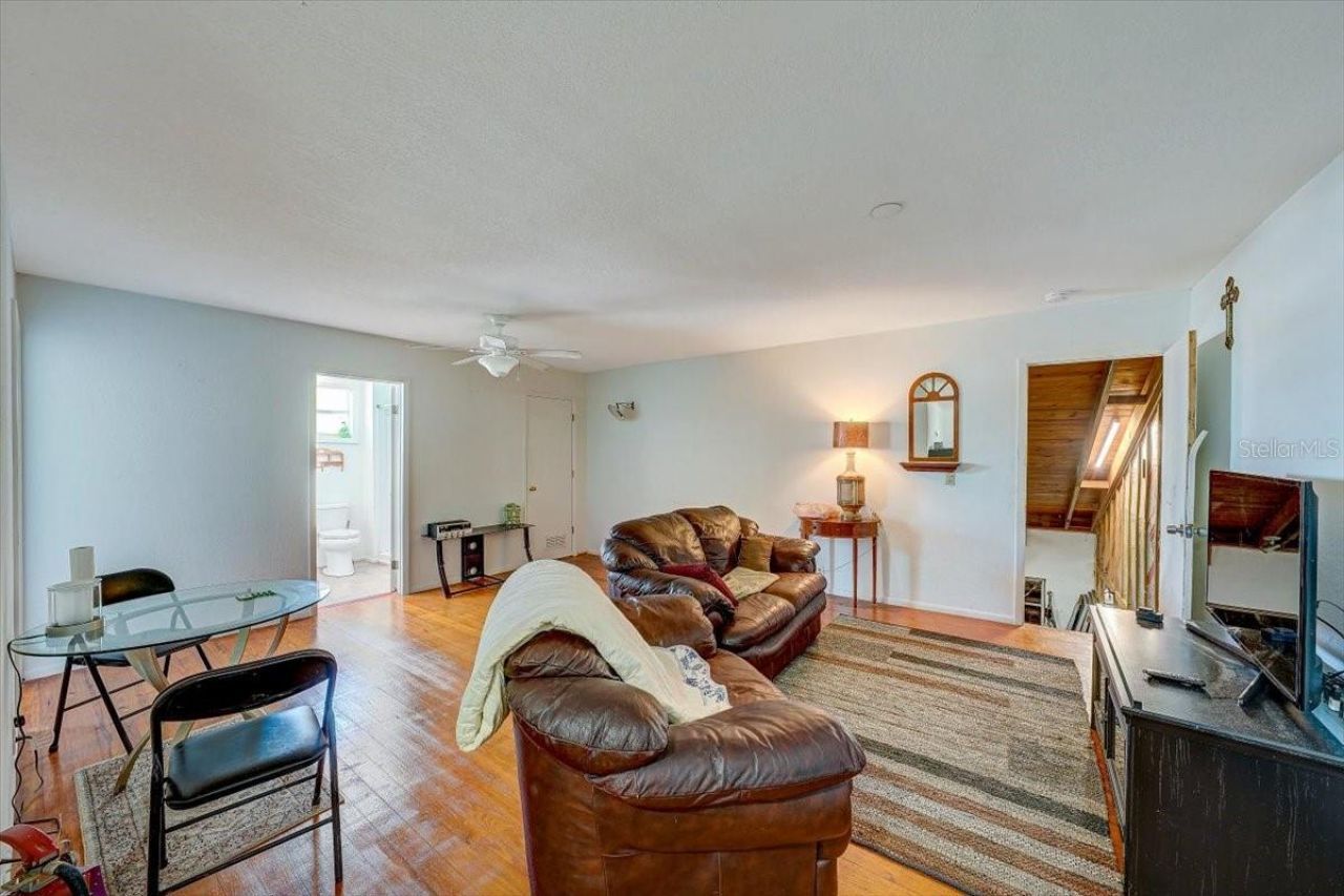 1010 Alt 19, Palm Harbor, FL 34683 Photo