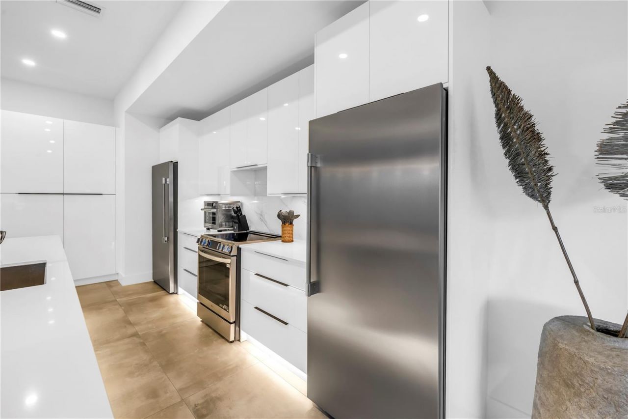 2065 Goldenrod Street, Sarasota, FL 34239 Photo