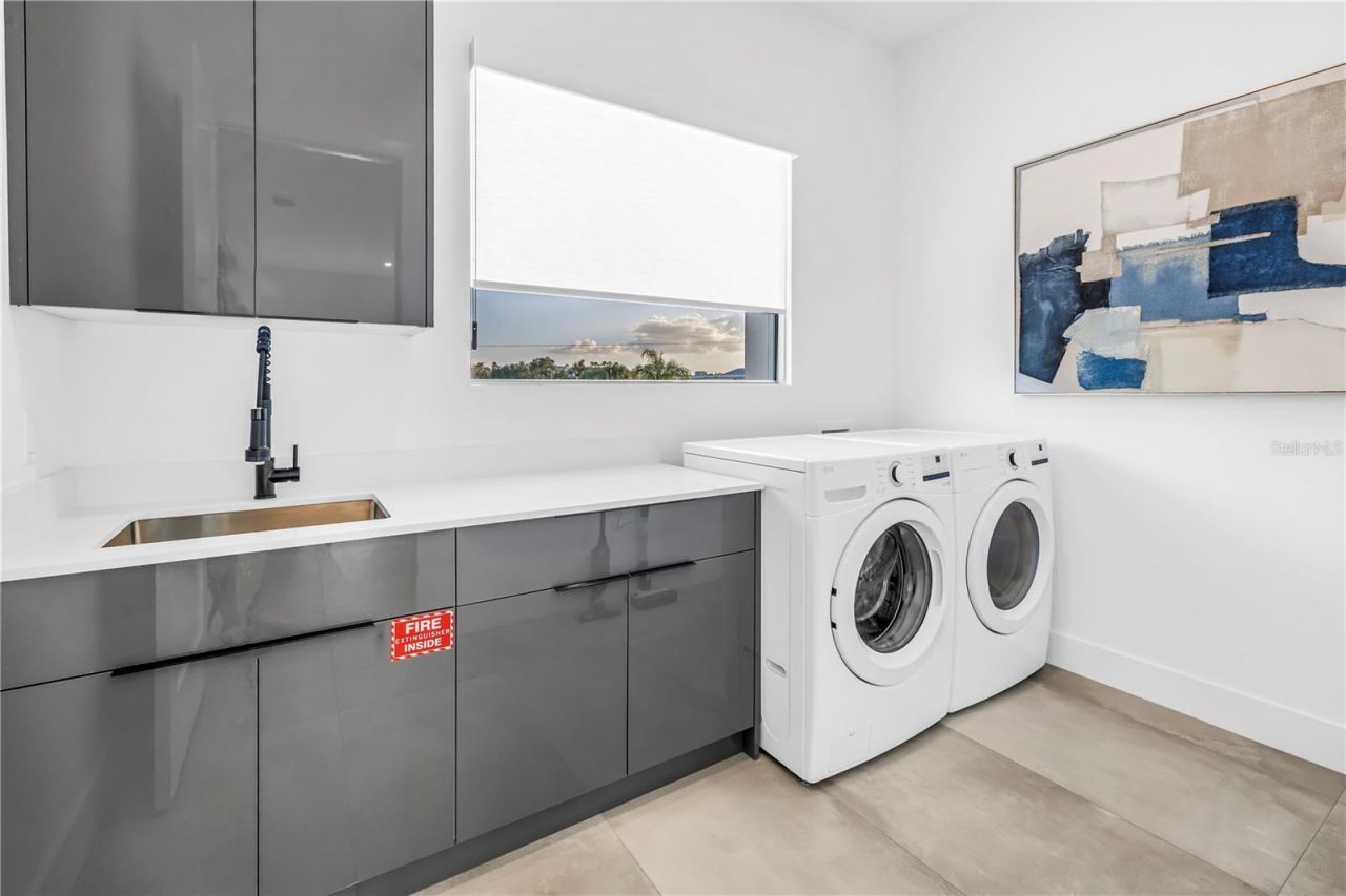 2065 Goldenrod Street, Sarasota, FL 34239 Photo