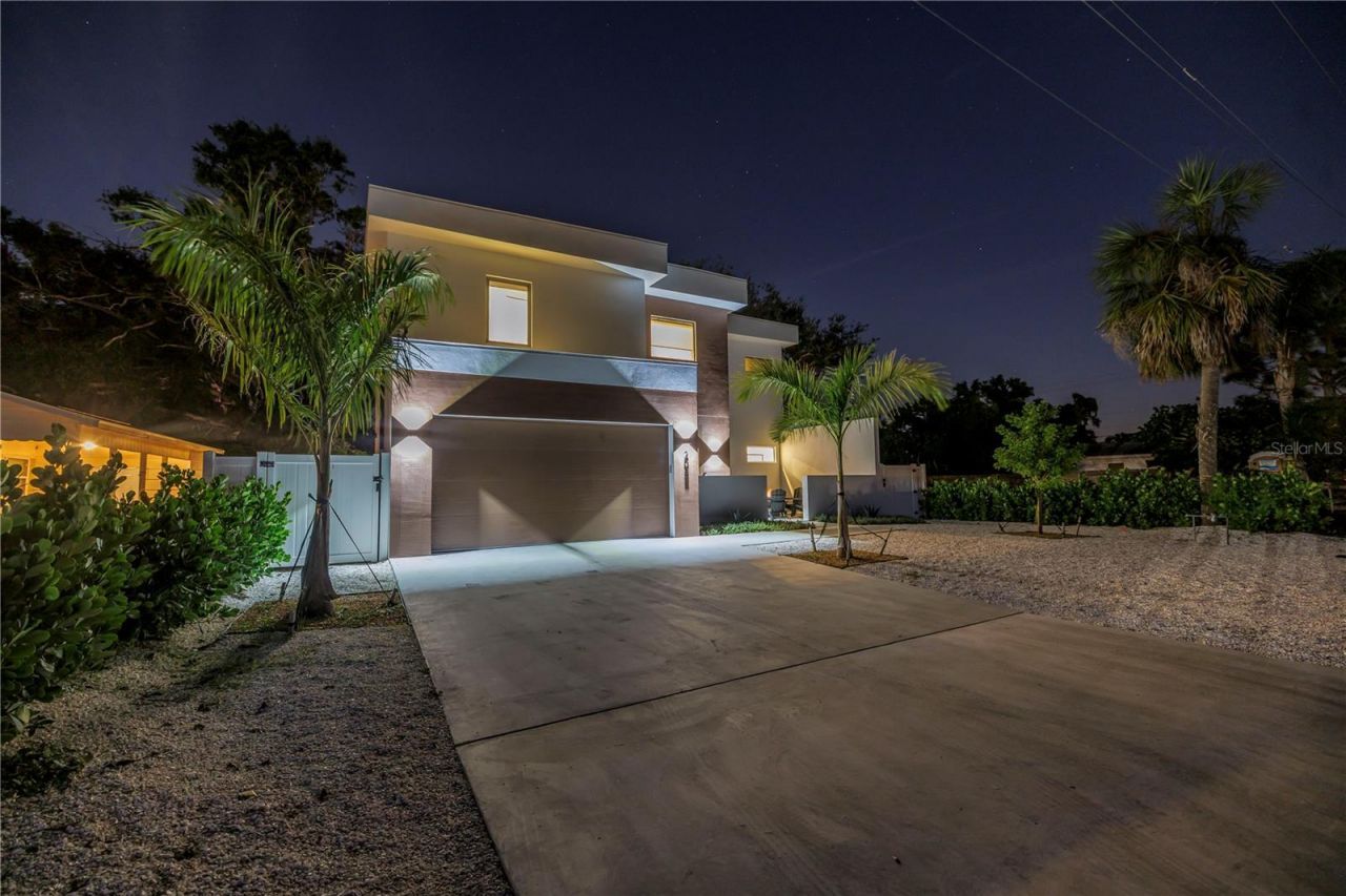 2065 Goldenrod Street, Sarasota, FL 34239 Photo