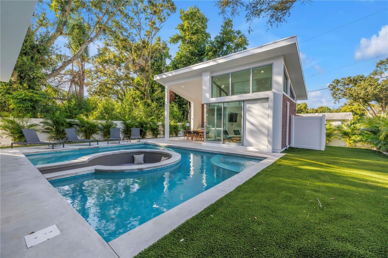 2065 Goldenrod Street, Sarasota, FL 34239 Photo