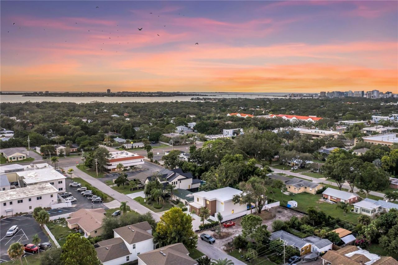 2065 Goldenrod Street, Sarasota, FL 34239 Photo