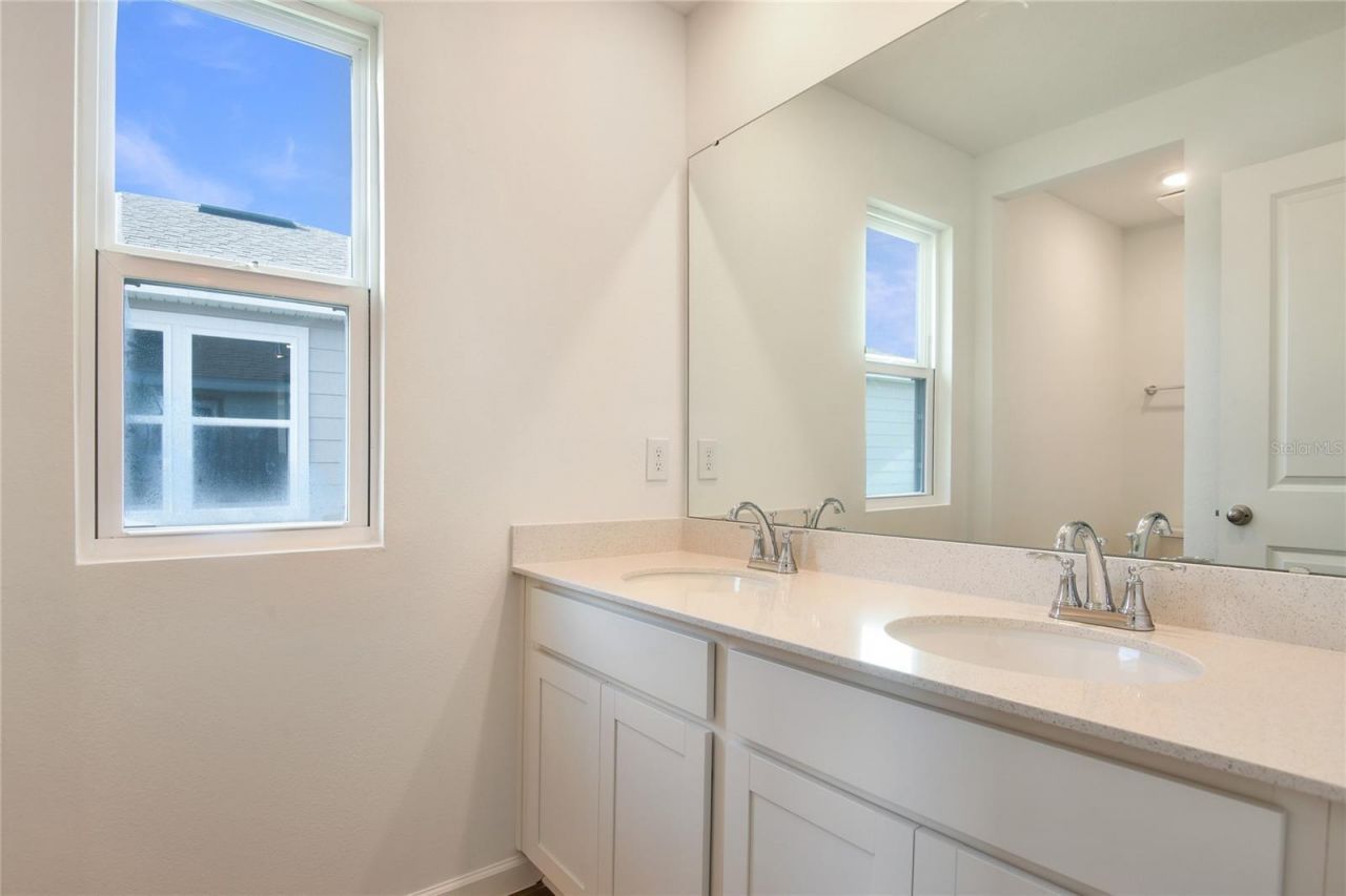 738 Lake Dell Avenue, Dundee, FL 33838 Photo