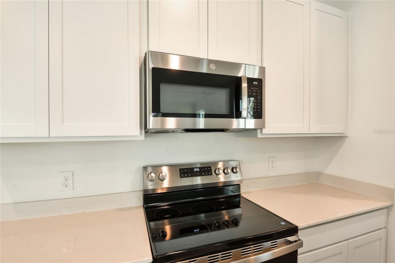 738 Lake Dell Avenue, Dundee, FL 33838 Photo