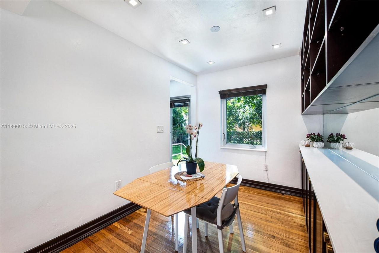 6320 NW 41st St, Virginia Gardens, FL 33166 Photo