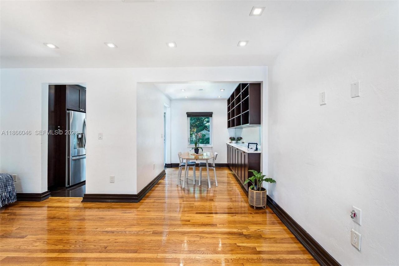 6320 NW 41st St, Virginia Gardens, FL 33166 Photo